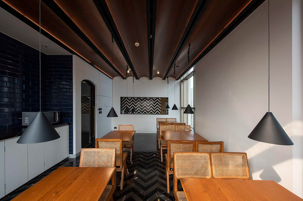 1DF640E4-BB11-4AAE-9A00-D6CB0727A207