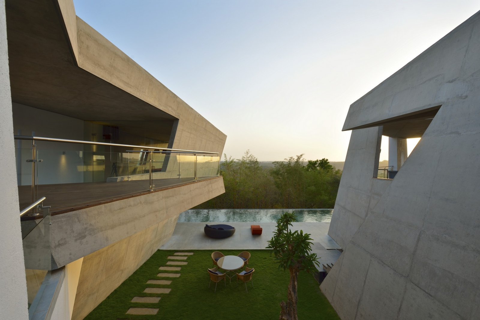 56322241-F14A-4CA4-B0D8-439393D22106