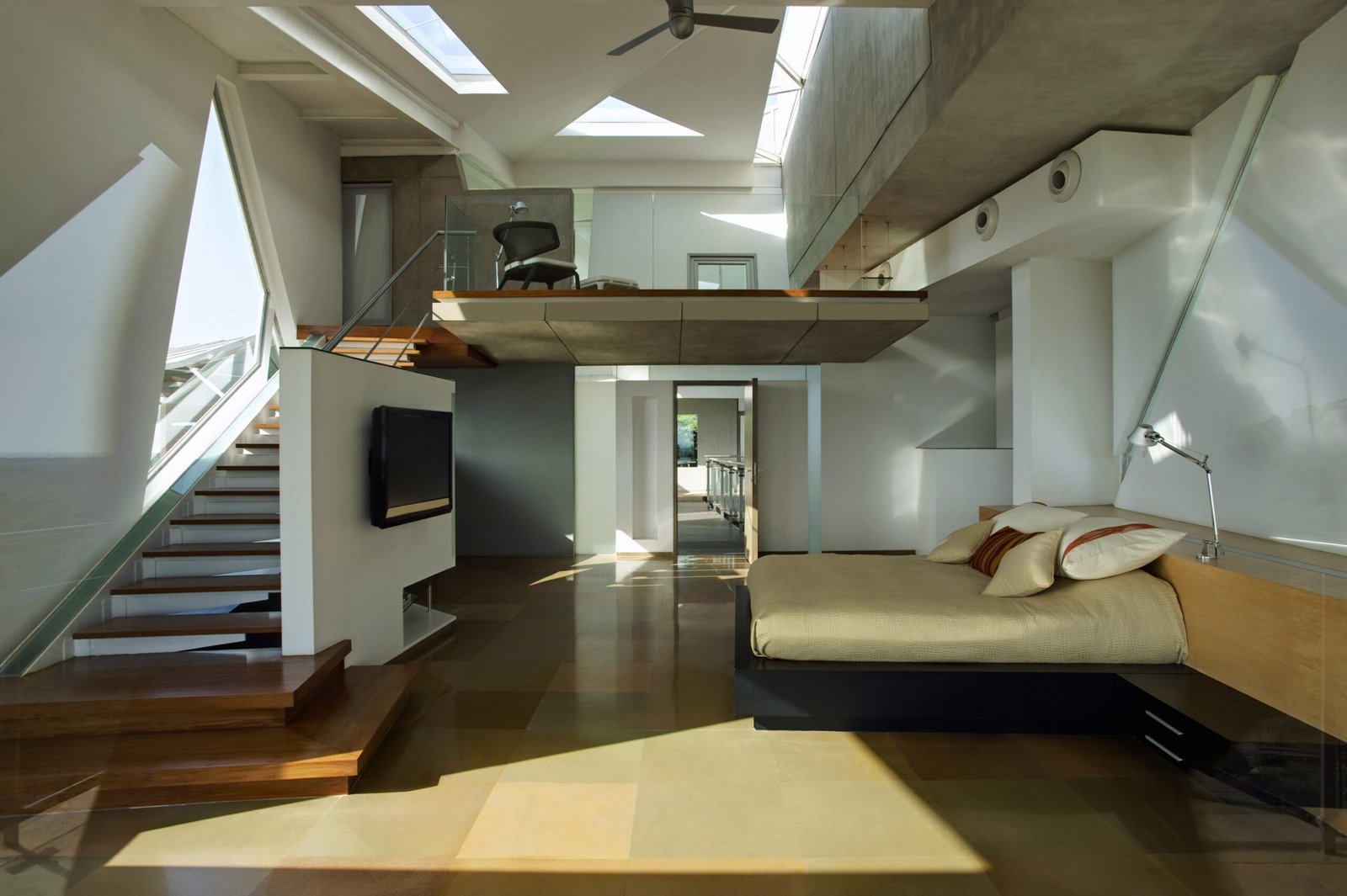 FBFB3105-02ED-4D8D-8284-9023C0A1CE3F